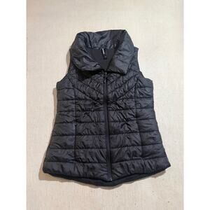Mondetta women’s black puffer vest